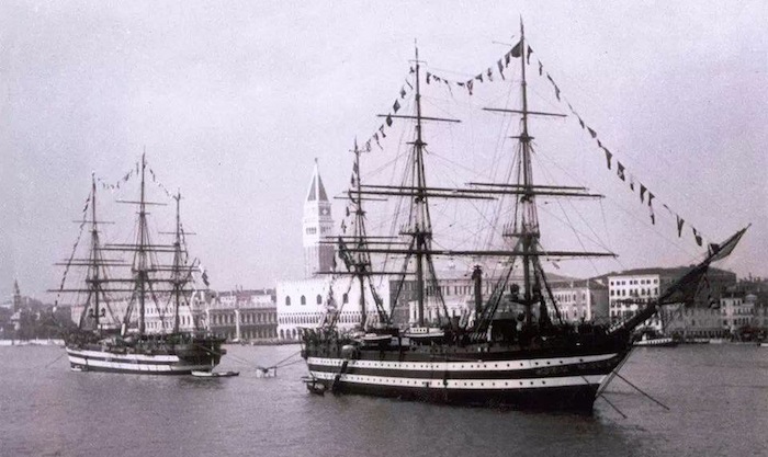 Nave_Scuola_Amerigo_Vespucci